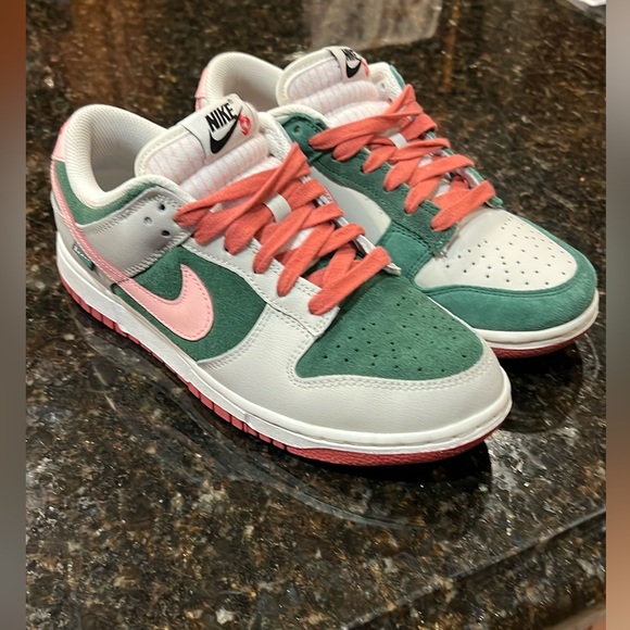 Nike All Petals United 8.5 - Picture 1 of 12